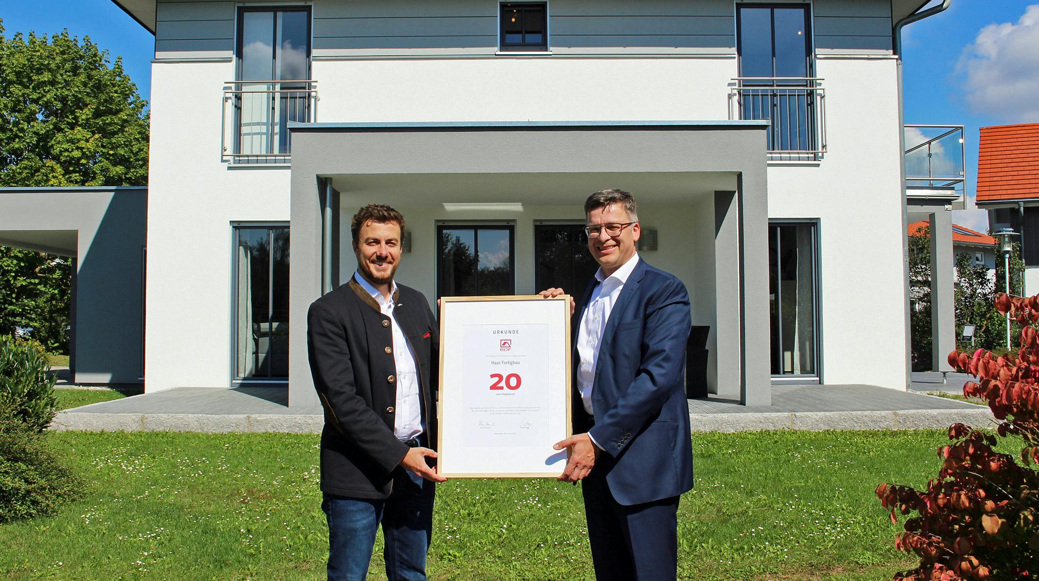 BDF ehrt Haas Fertigbau für 20 Jahre Mitgliedschaft