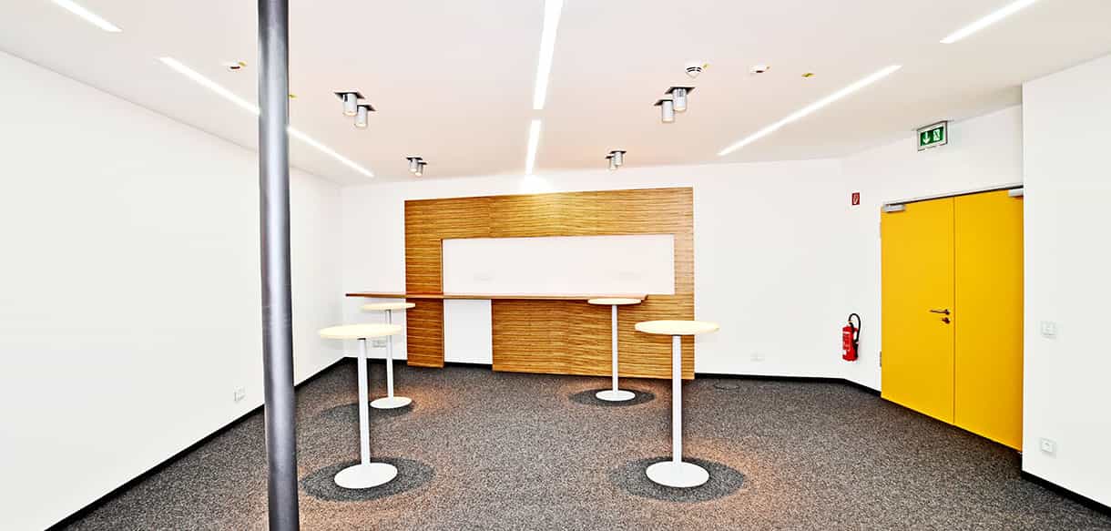 Bürogebäude mit Lagerhalle in Oberschleißheim - von Haas Gewerbebau