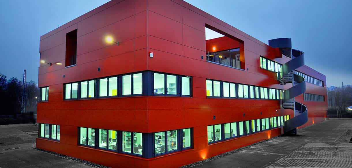 Bürogebäude mit Lagerhalle in Oberschleißheim - von Haas Gewerbebau