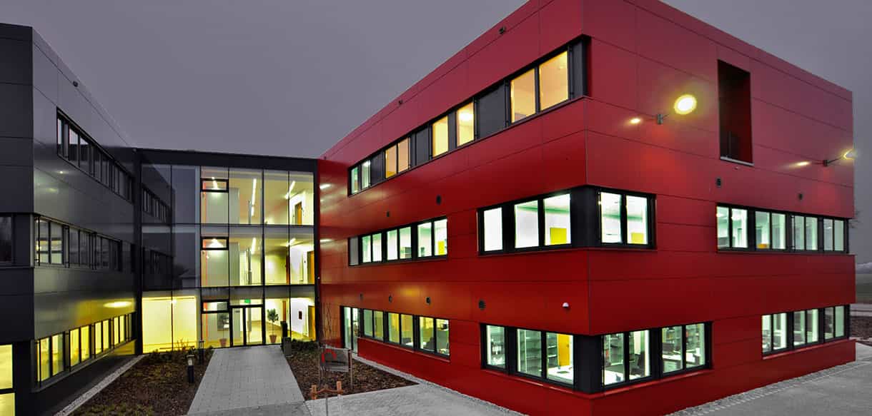 Bürogebäude mit Lagerhalle in Oberschleißheim - von Haas Gewerbebau