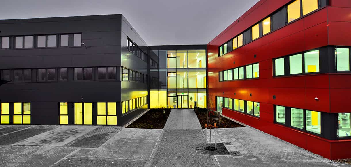 Bürogebäude mit Lagerhalle in Oberschleißheim - von Haas Gewerbebau
