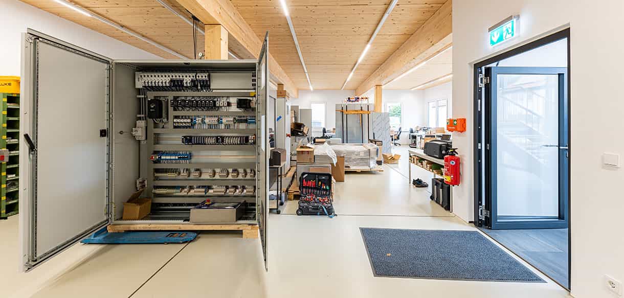 Büro mit Lagerhalle von Haas Gewerbebau