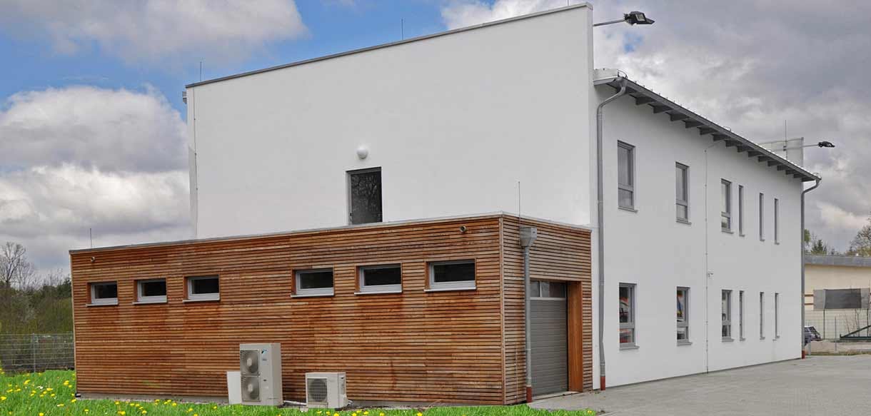 Haas Gewerbebau: Bürogebäude mit Labor