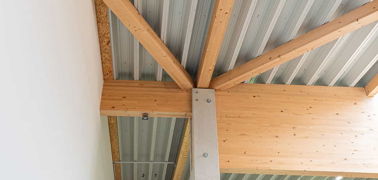 Büro mit Ausstellungsraum und Lagerhalle von Haas Gewerbebau