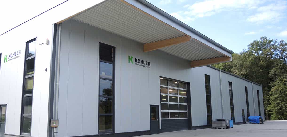 Werkhalle mit Bühneneinbau von Haas Gewerbebau