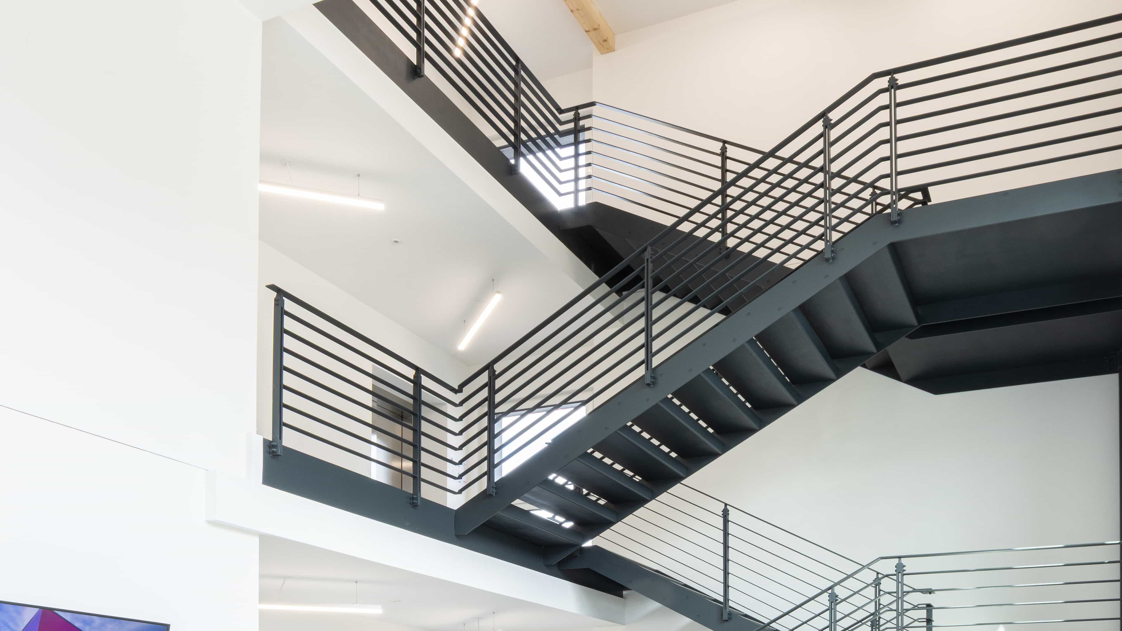 Haas Gewerbebau Referenz Halle mit Bürogebäude