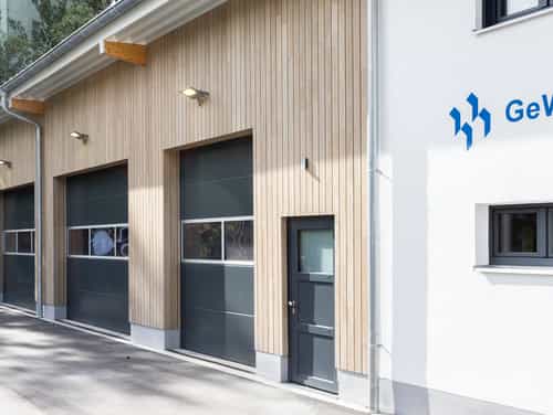 Haas Gewerbebau Referenz Halle mit Bürogebäude