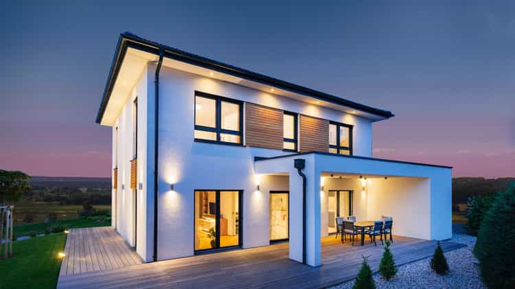 Haas Haus Vita 60, Außenansicht bei Nacht