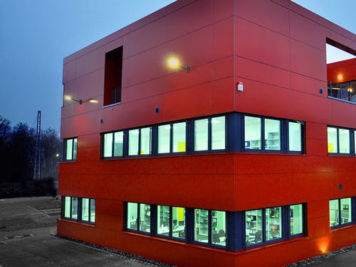 Bürogebäude mit Lagerhalle in Oberschleißheim - von Haas Gewerbebau